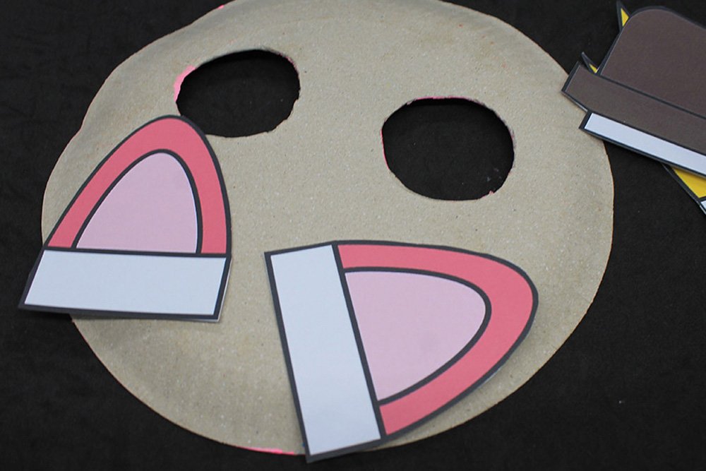 How to Make a Paper Plate Pig - Step 13